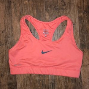 Nike pro sports bra